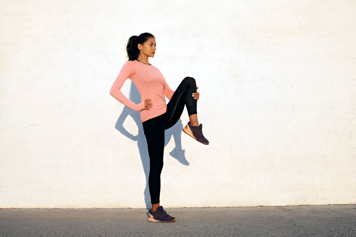 1-minute hip mobility exercise