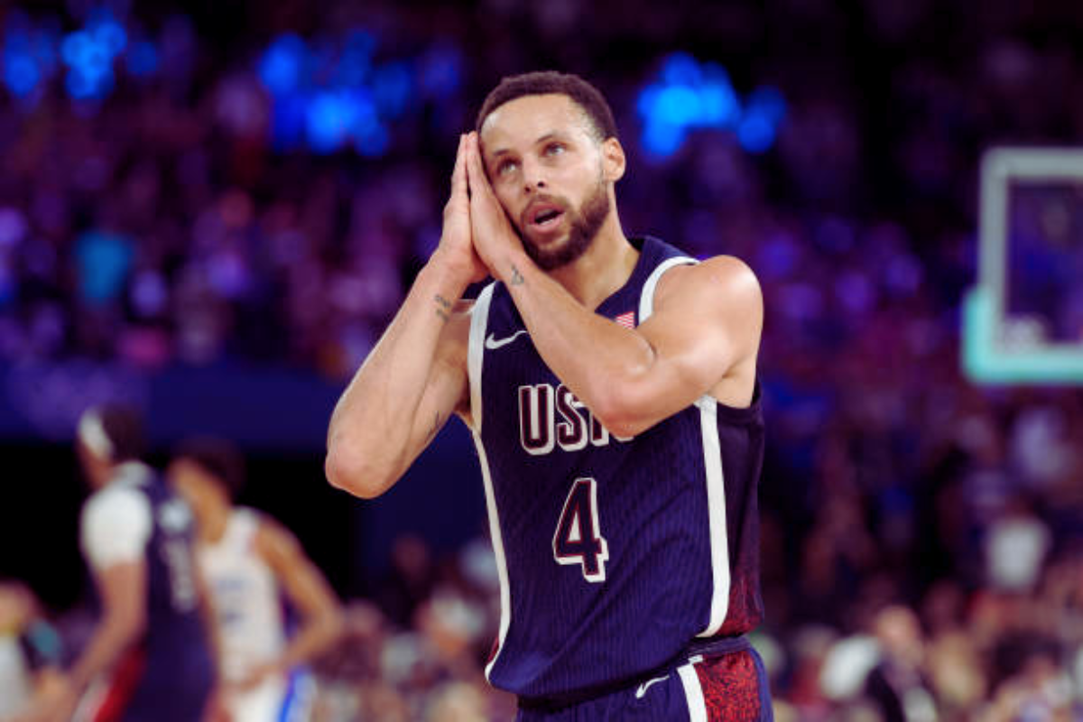 Stephen Curry Delivers Iconic Performance Amid Injury Rumors
